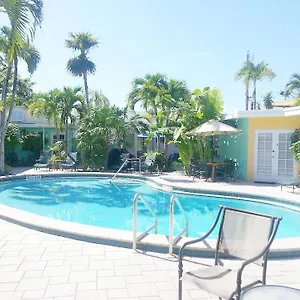 Pensionat Alexander Palms Court - No Hidden Fees!, Key West